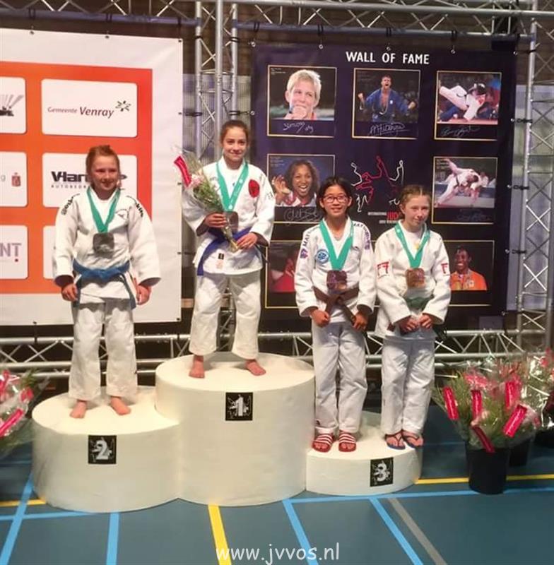 Venray17 Lois